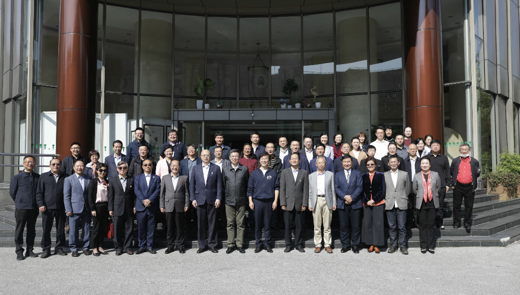 合影-意昂5少数民族音乐人才培养座谈会.jpg